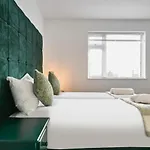 Esmerelda - Sleeps 8 - Contractors - Free Parking * Bristol
