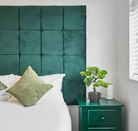 Esmerelda - Sleeps 8 - Contractors - Free Parking Apartmán