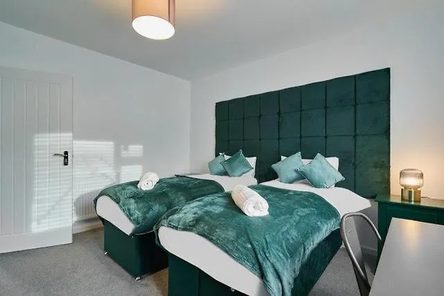 Esmerelda - Sleeps 8 - Contractors - Free Parking