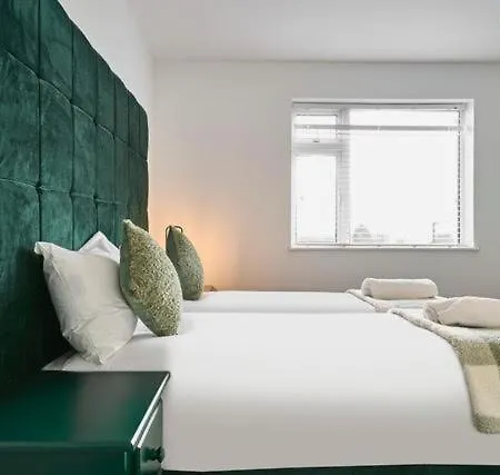 Esmerelda - Sleeps 8 - Contractors - Free Parking * ブリストル