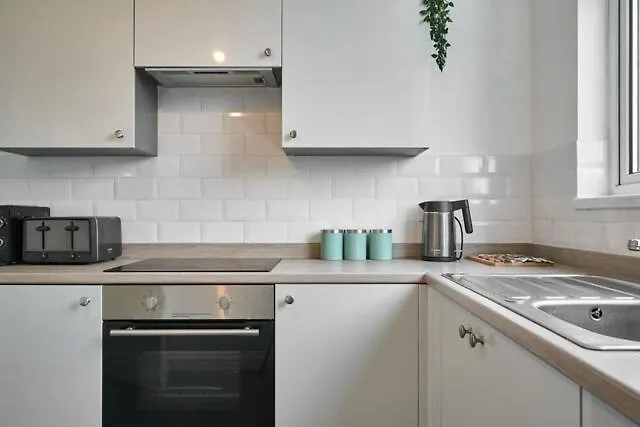 Esmerelda - Sleeps 8 - Contractors - Free Parking Bristol